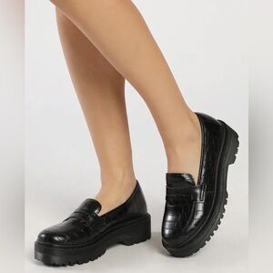 Lulu's Maysie Black Crocodile Embossed Flatform Loafers